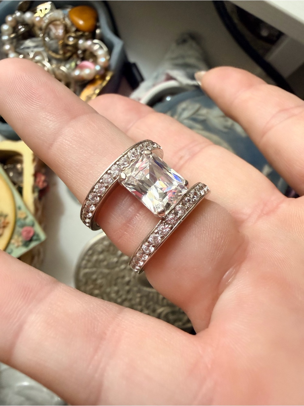 Unique Jose Hess 925 CZ ring